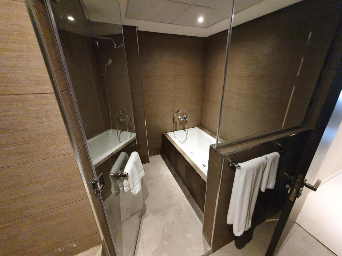 Sunday Luxury Downtown Adliya Formerly Jewel होटल Manama